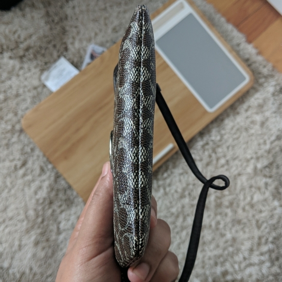 Coach wristlet - Picture 6 of 6